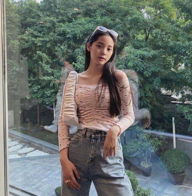 中方呼吁推动乌克兰危机的政治解决