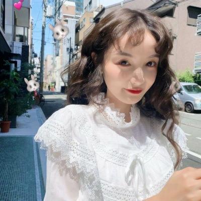 奉贤区车站新村一居民楼顶发生火情 所幸无人员伤亡