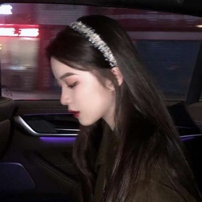 黄奕女儿出道引争议