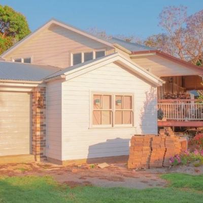 长安街上小年夜 大红灯笼亮起来