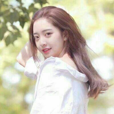 女子切5斤五花肉后进屋，邻居家狗进门连吃带拿清光，女子看空盘自我怀疑